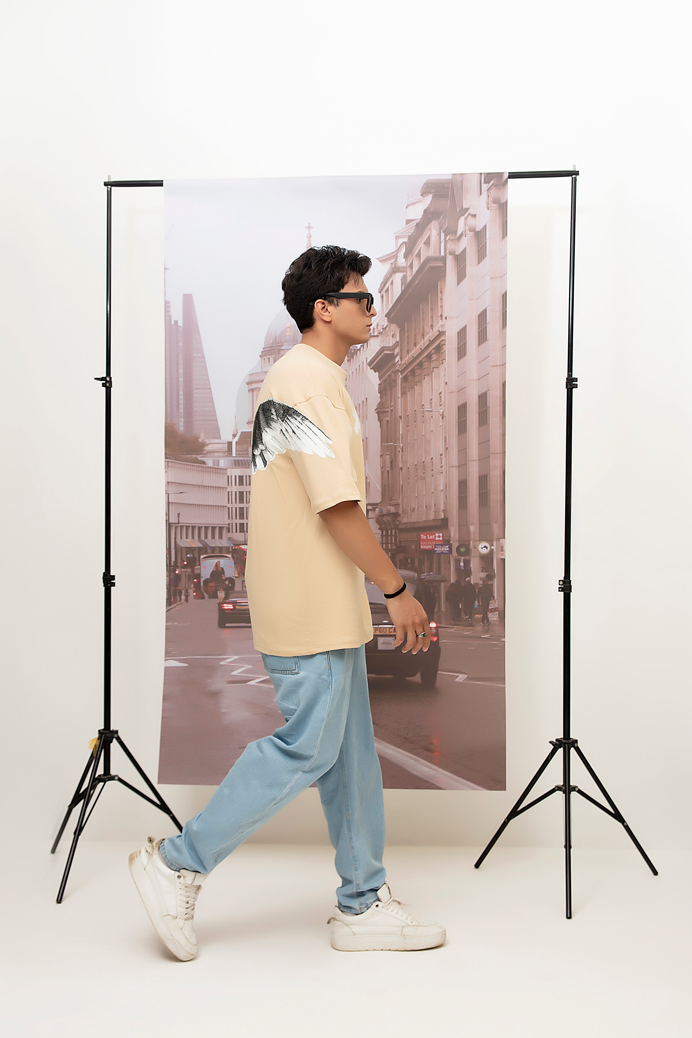 – PIGEON-CREAM OVERSIZED TEES –