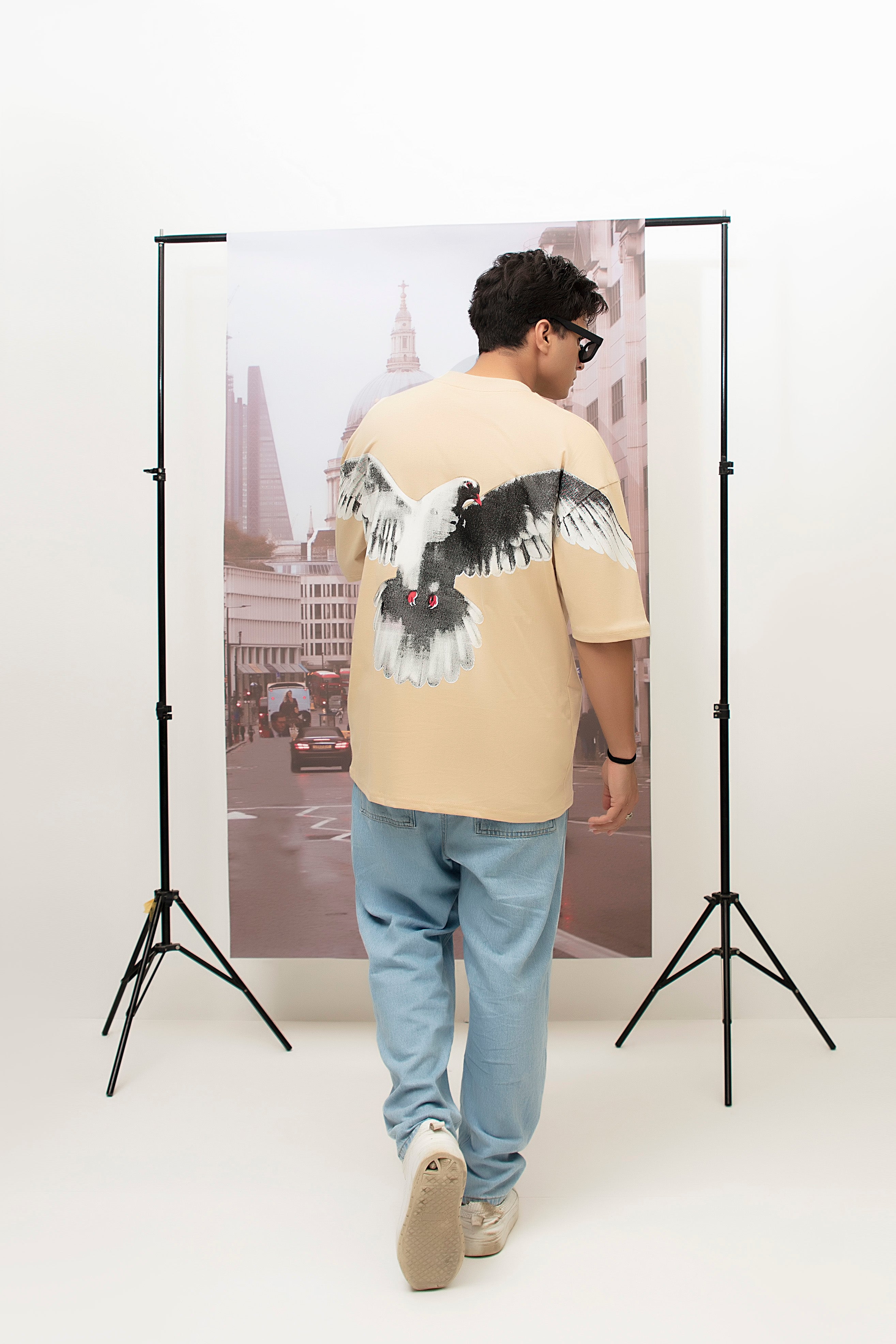 – PIGEON-CREAM OVERSIZED TEES –