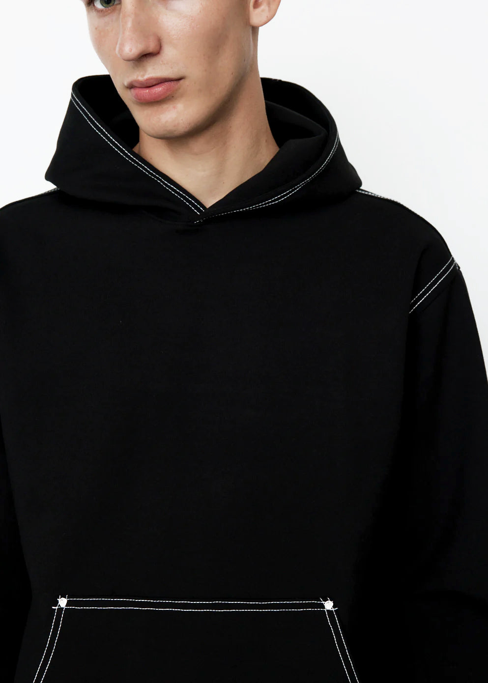 – CONTRAST BLACK HOODIE –