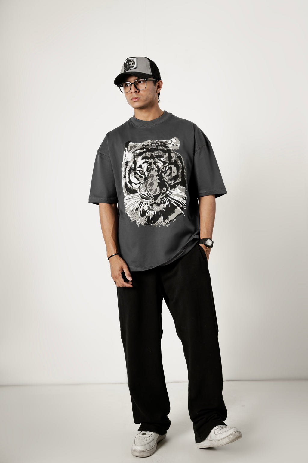 – TIGER GRAY OVERSIZED TEES –