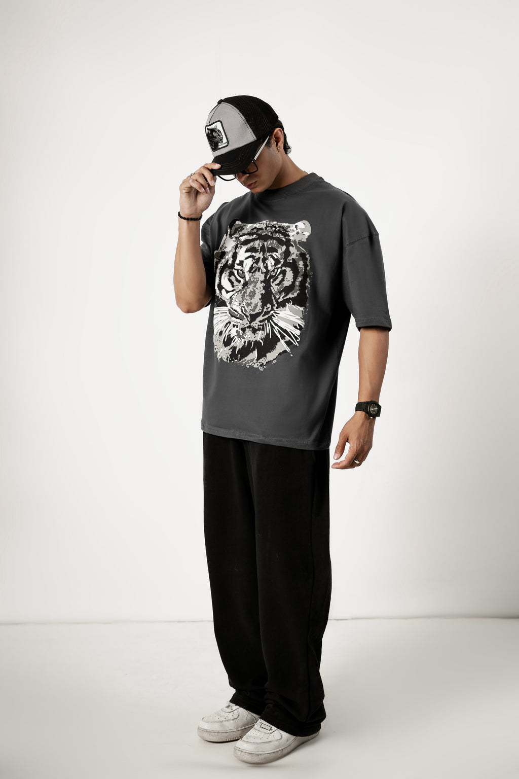 – TIGER GRAY OVERSIZED TEES –