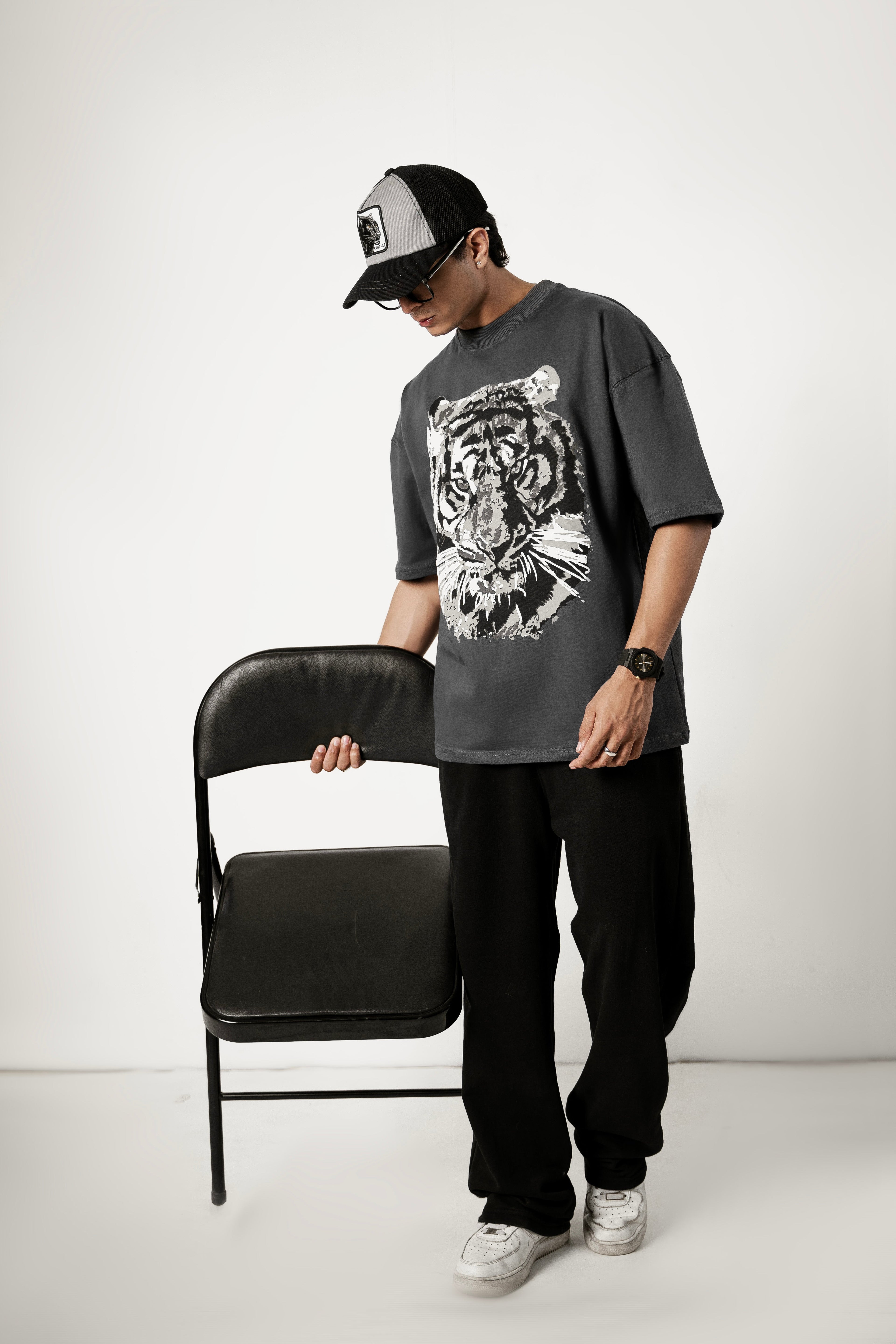 – TIGER GRAY OVERSIZED TEES –