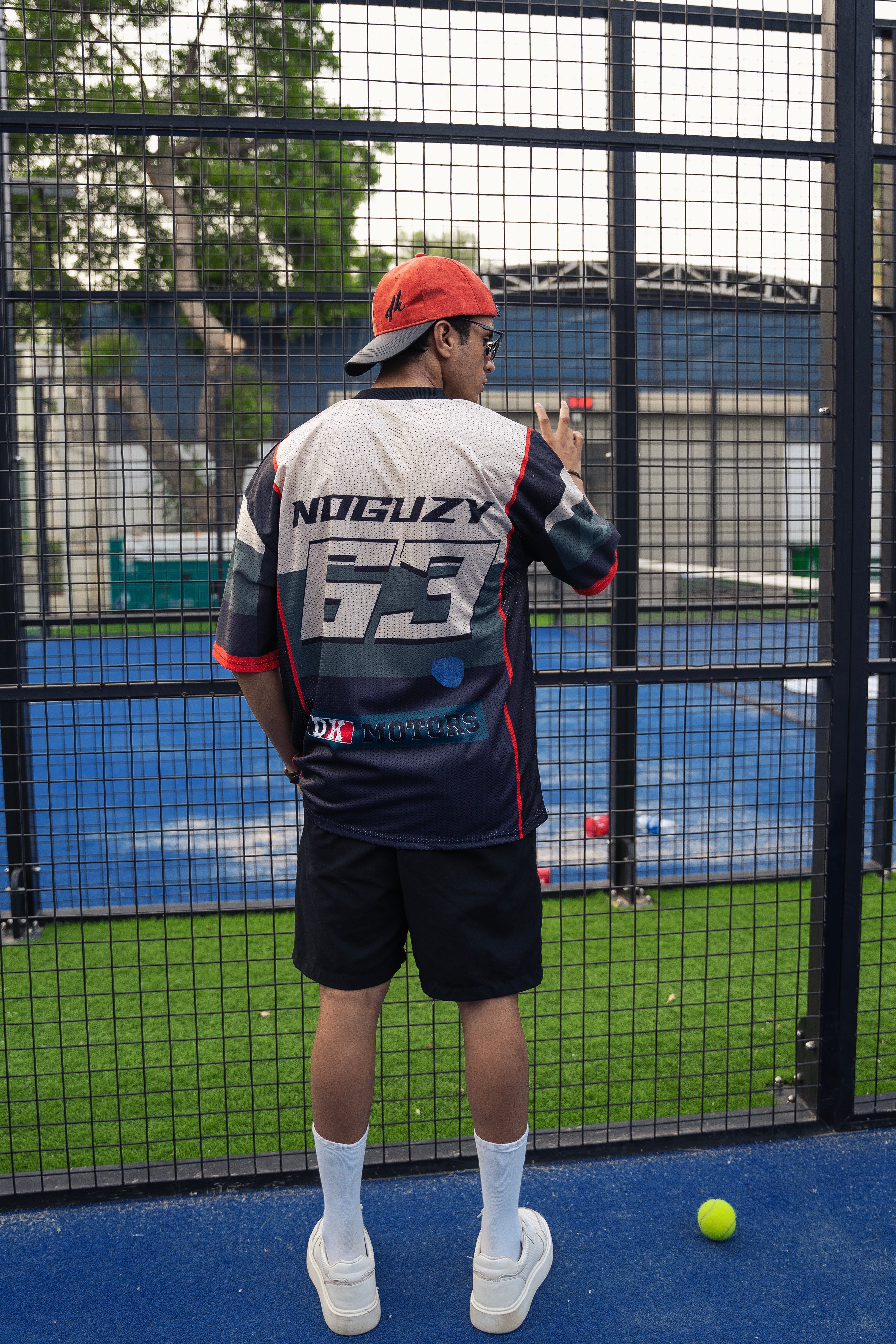 – NOGUZY BOXY FIT TEE –