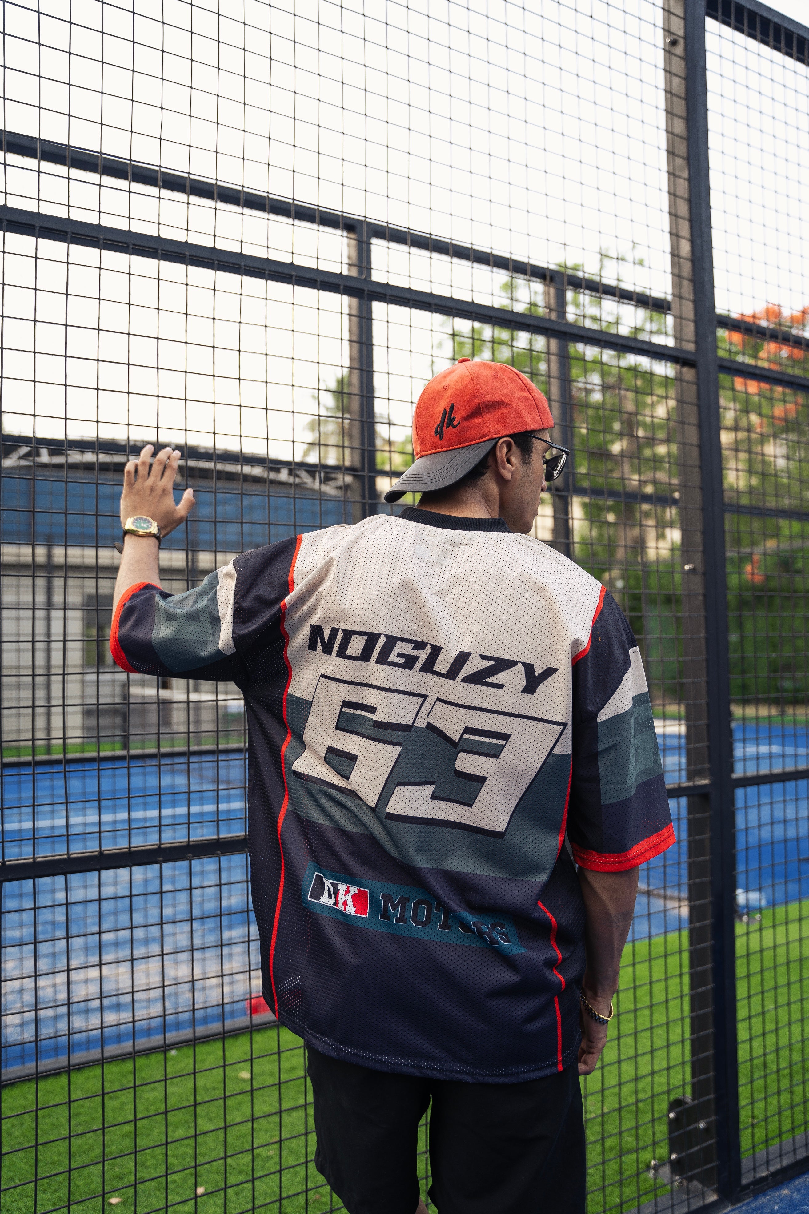 – NOGUZY BOXY FIT TEE –